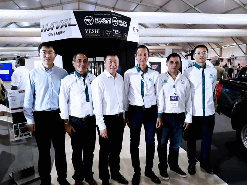 中国重汽联合当地经销商RIMCO参加阿比让国际汽车展会